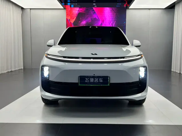 Li Auto L6 — Фото автомобиля 2