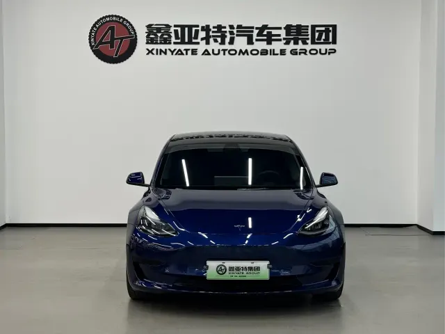 Tesla Model 3 — Фото автомобиля 2