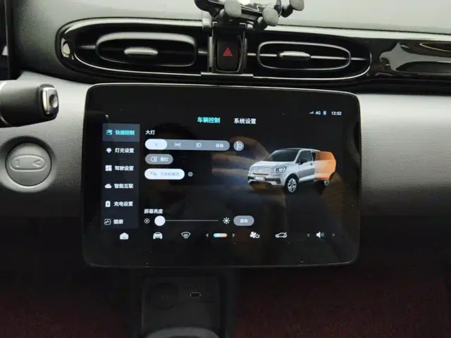 Leapmotor T03 — Фото автомобиля 13