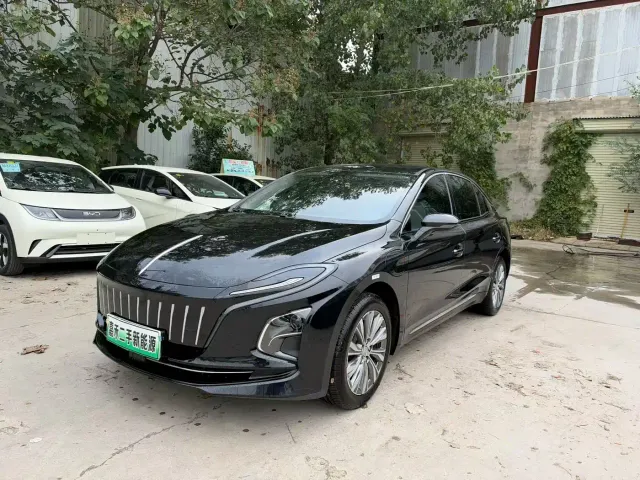Фотография автомобиля — Hongqi E-QM5