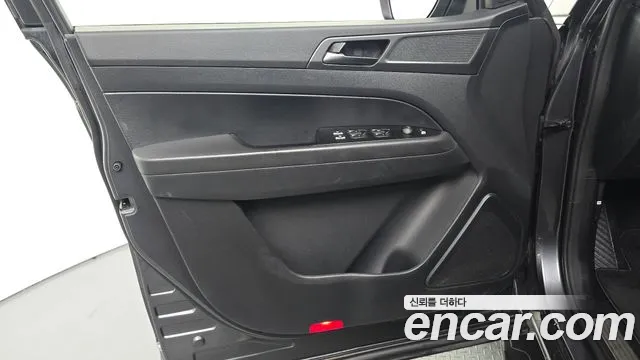 KG_Mobility_Ssangyong Rexton Новый Rexton Sport Дизель 2.2 4WD — Фото автомобиля 24
