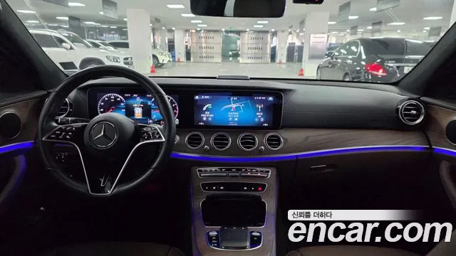 Mercedes-Benz E-Class — Фото автомобиля 7