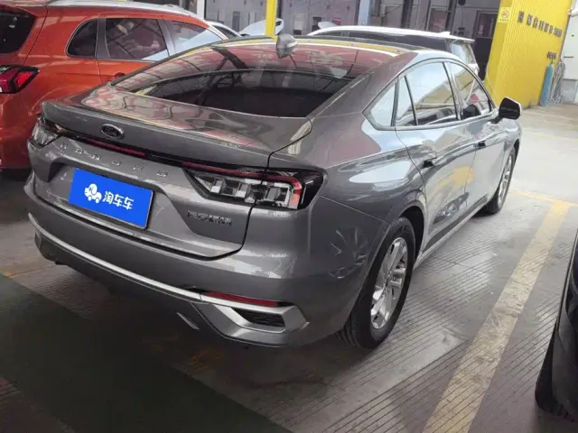 Ford Mondeo — Фото автомобиля 3