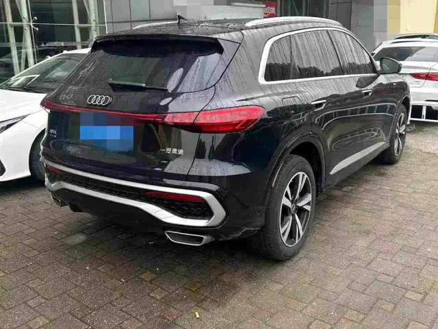 Audi Q5L — Фото автомобиля 2