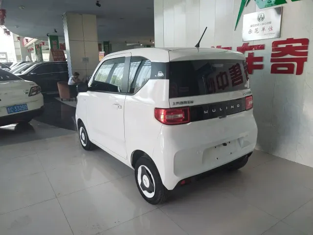 Wuling Hongguang Mini EV — Фото автомобиля 11