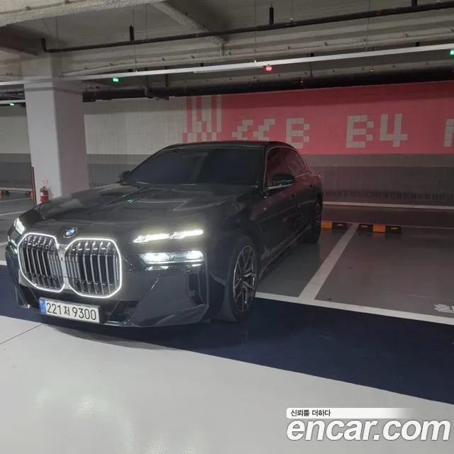 BMW 7 Series G70 — Фото автомобиля 3