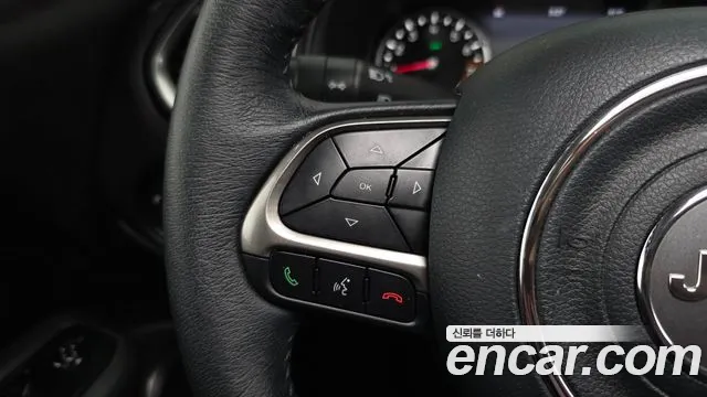 Jeep Renegade — Фото автомобиля 24