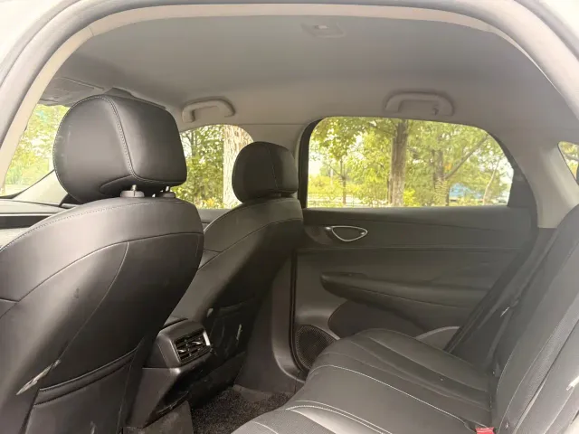 BYD Seal 05 DM-i — Фото автомобиля 10