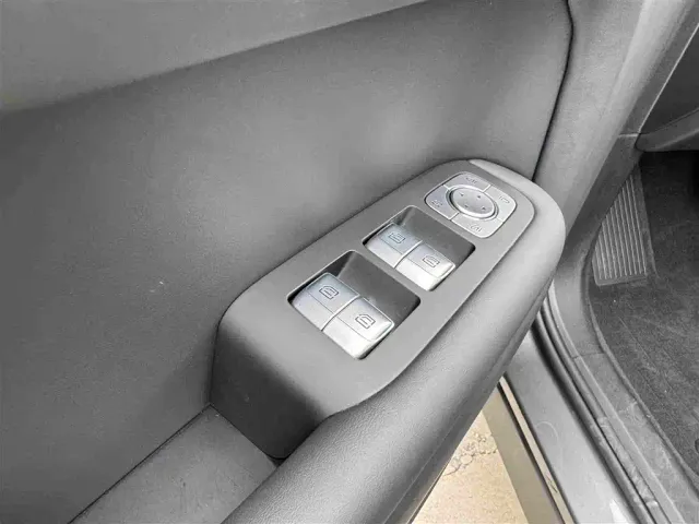 Li Auto L8 — Фото автомобиля 13