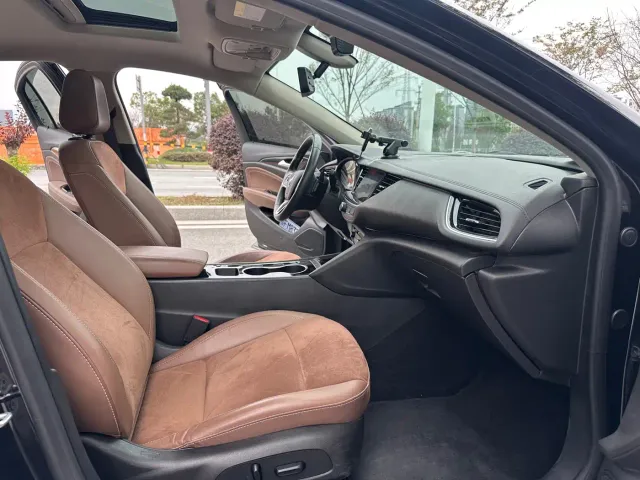 Buick Regal — Фото автомобиля 10