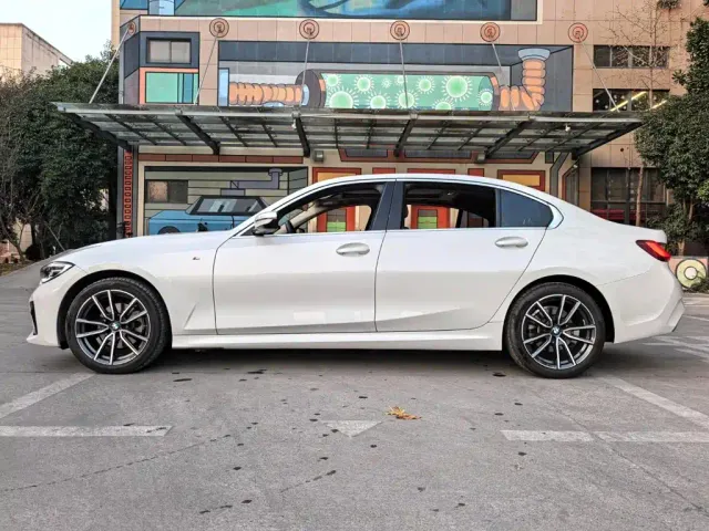 BMW 3 Series — Фото автомобиля 17