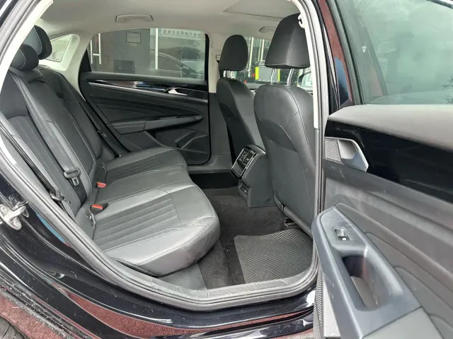 Volkswagen Passat — Фото автомобиля 12