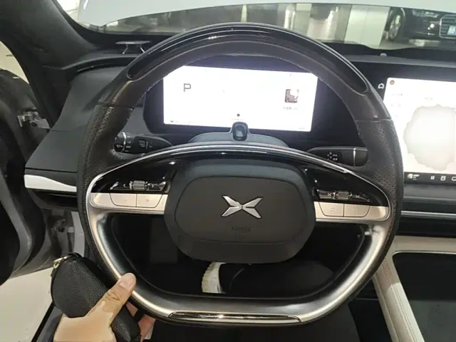 Xpeng P7 — Фото автомобиля 10