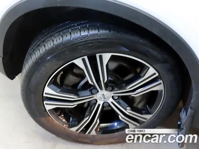 Вольво XC40 — Фото автомобиля 20