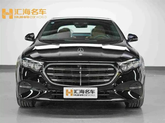Mercedes-Benz E-Class — Фото автомобиля 2