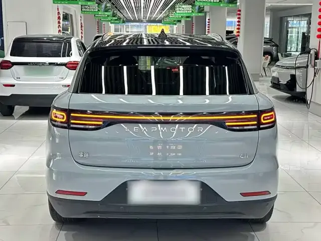 Leapmotor C11 — Фото автомобиля 12
