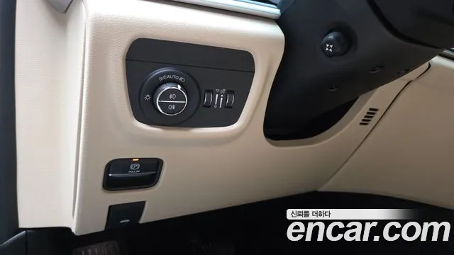 Jeep Cherokee Grand Cherokee(WL) 3.6 Limited — Фото автомобиля 16