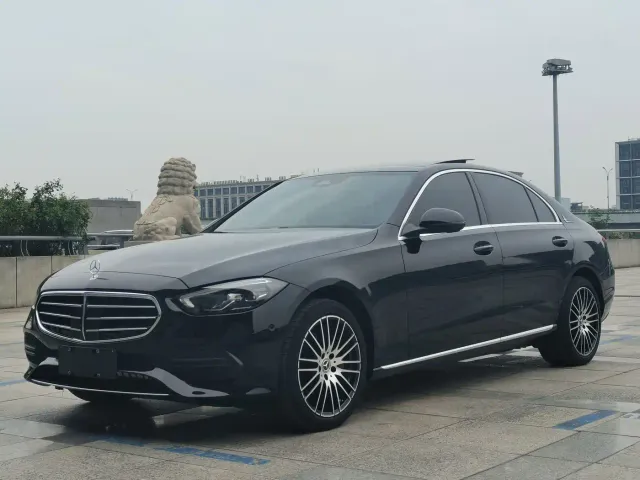 Mercedes-Benz C-Class — Фото автомобиля 2