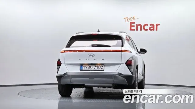 Hyundai Kona SX2 — Фото автомобиля 3