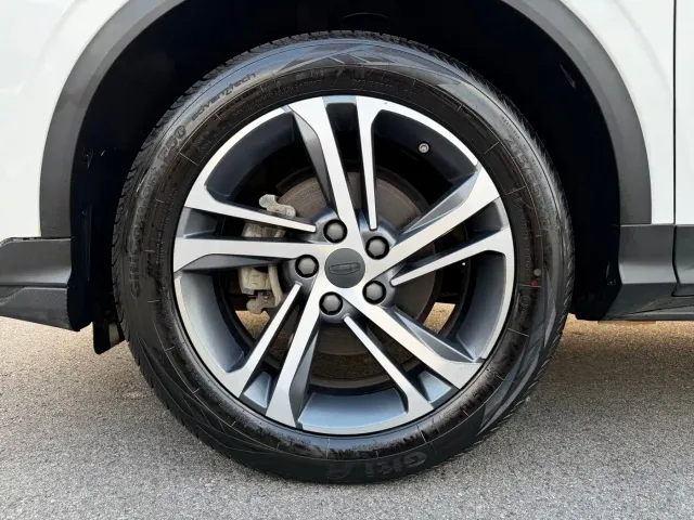 Geely Binyue — Фото автомобиля 25