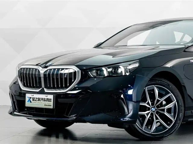 BMW i5 — Фото автомобиля 3
