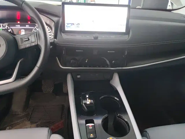 Nissan X-Trail — Фото автомобиля 8