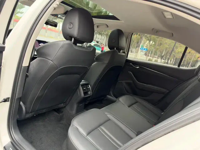 Skoda Octavia — Фото автомобиля 8