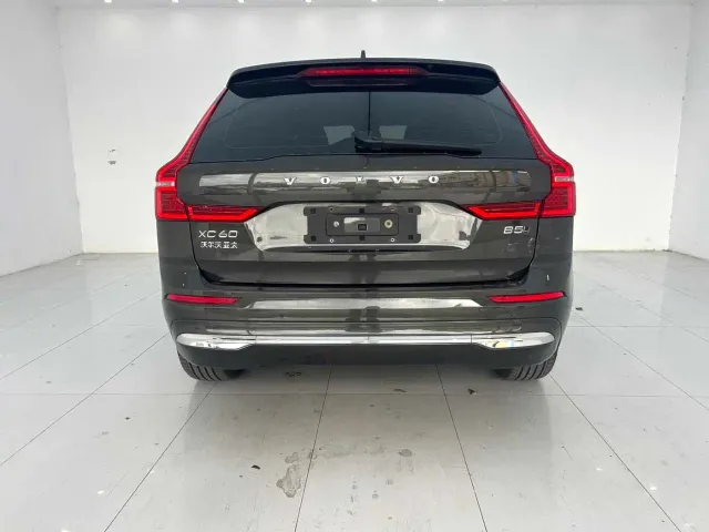 Volvo XC60 — Фото автомобиля 5