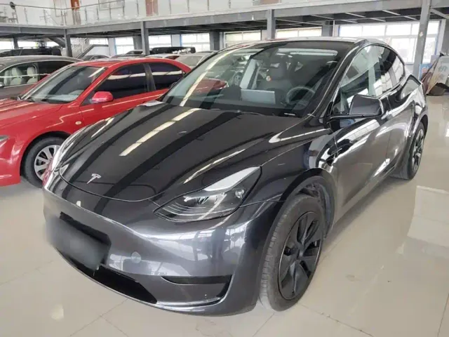 Фотография автомобиля — Tesla Model Y