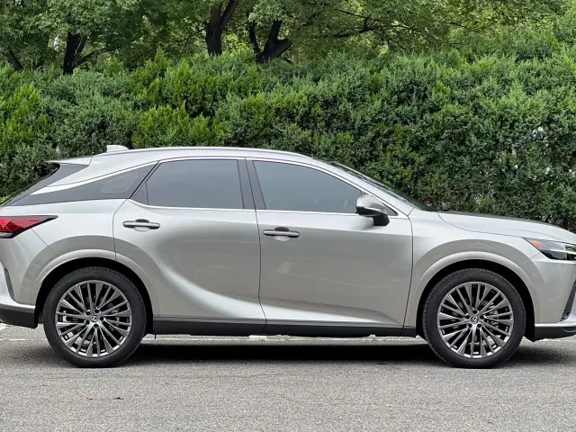 Lexus RX — Фото автомобиля 3