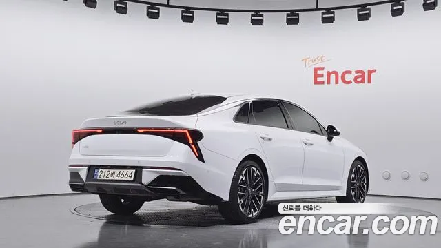 Фотография автомобиля — Kia K5 Generation 3