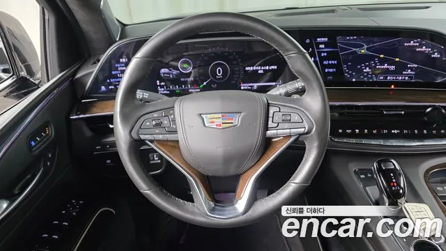 Cadillac Escalade — Фото автомобиля 20