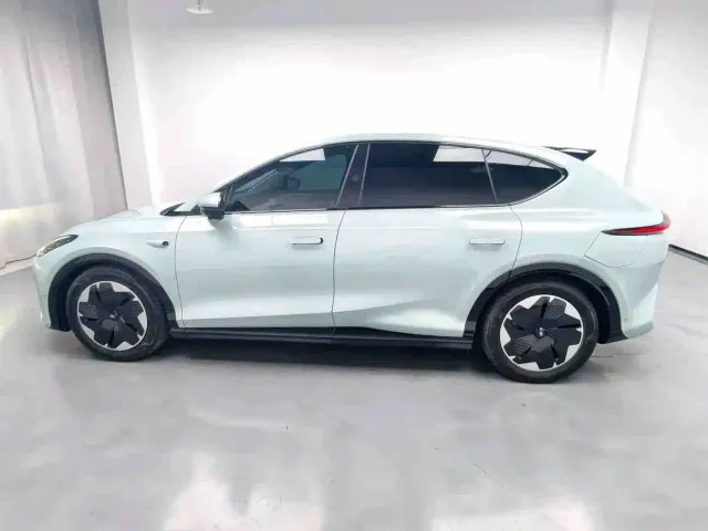 IM Motors LS7 — Фото автомобиля 5