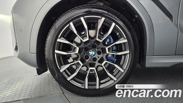 BMW X6 xDrive40i M Sport — Фото автомобиля 5