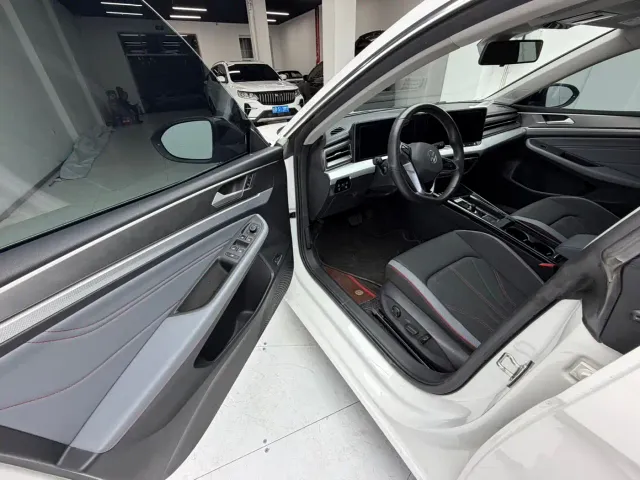 Volkswagen Lamando — Фото автомобиля 10