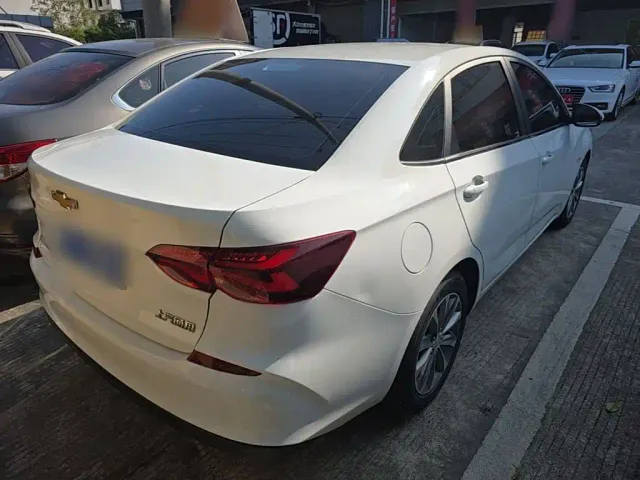 Chevrolet Monza — Фото автомобиля 6