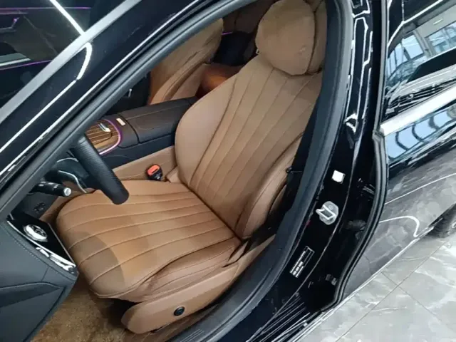 Mercedes-Benz E-Class — Фото автомобиля 14