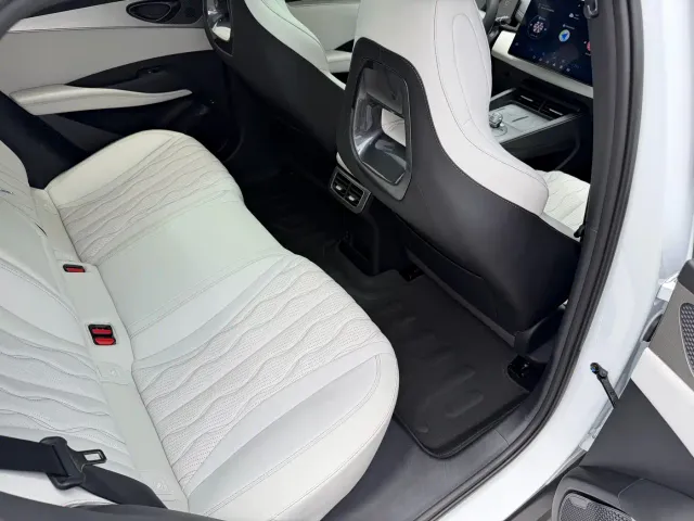 BYD Seal 06 — Фото автомобиля 13
