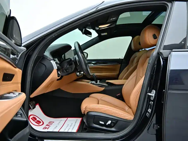 BMW 6 Series Gran Turismo — Фото автомобиля 11