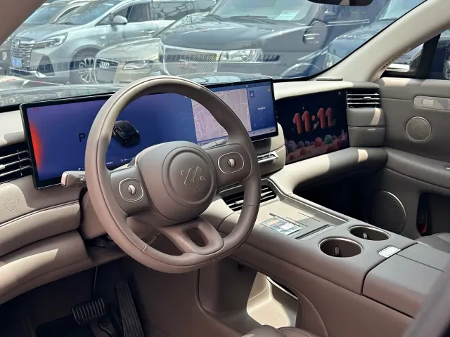 IM Motors LS6 — Фото автомобиля 8