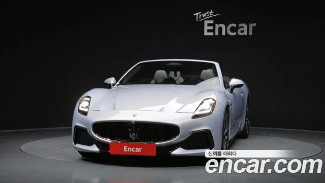 Maserati Gran Cabrio — Фото автомобиля 3