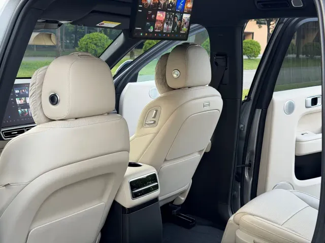 Li Auto L9 — Фото автомобиля 15