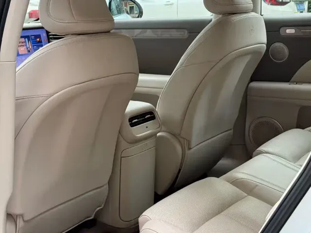 IM Motors LS6 — Фото автомобиля 11