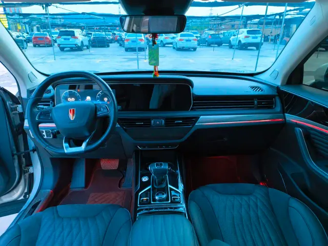 Hongqi HS5 — Фото автомобиля 6
