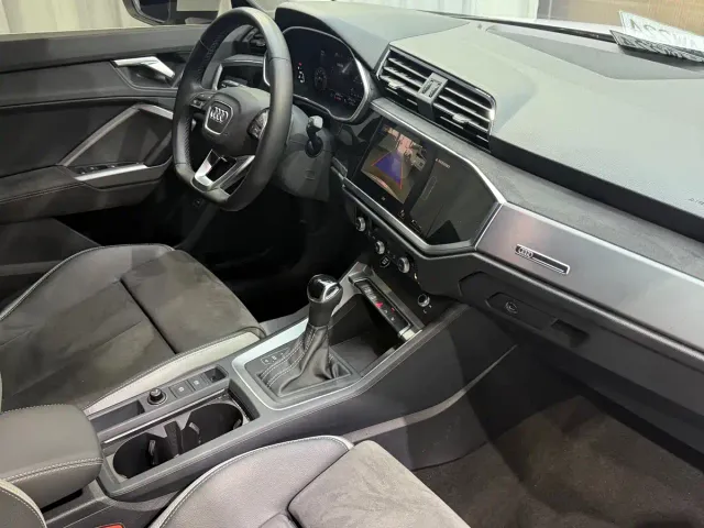 Audi Q3 — Фото автомобиля 13