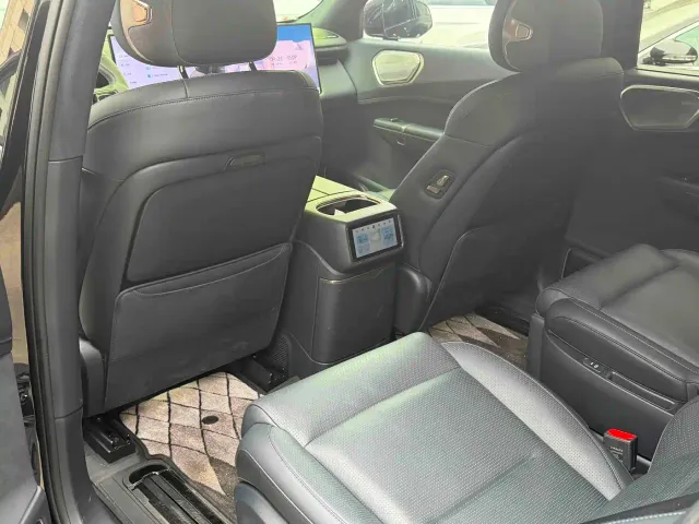 Lynk & Co Lynk & Co 900 2025 2.0T Ultra — Фото автомобиля 7