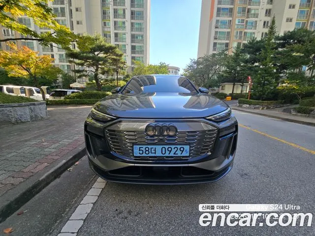 Audi Q6 e-tron — Фото автомобиля 3