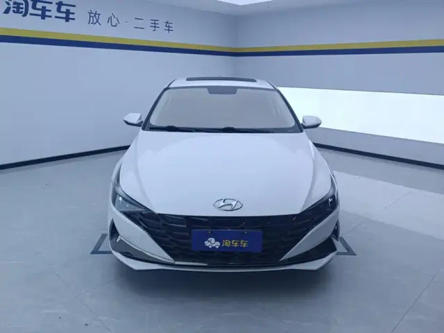 Hyundai Elantra — Фото автомобиля 2
