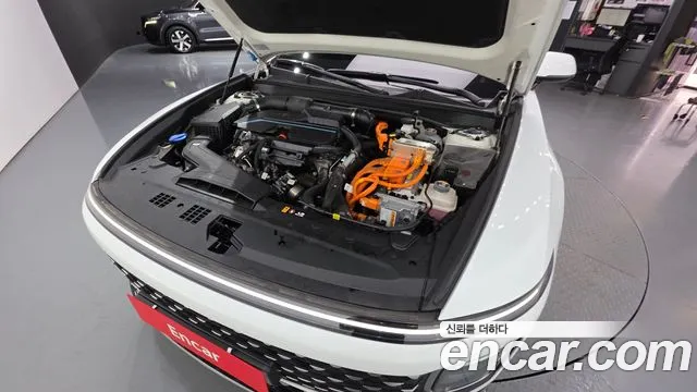 Hyundai Grandeur GN7 — Фото автомобиля 9