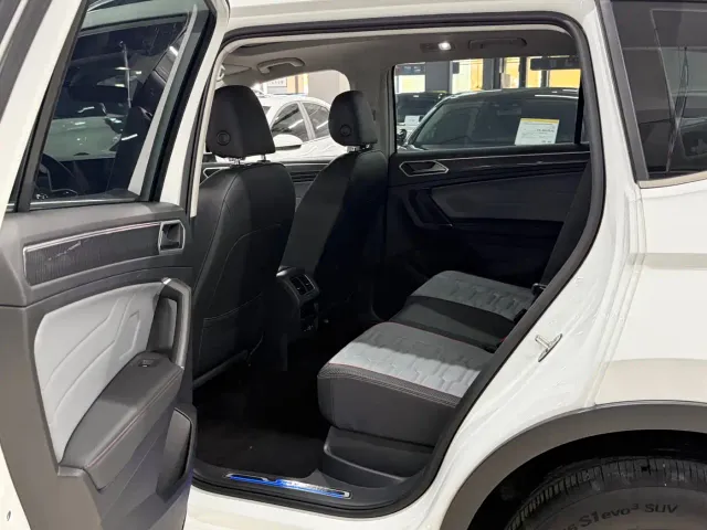 Volkswagen Tiguan L PHEV — Фото автомобиля 12
